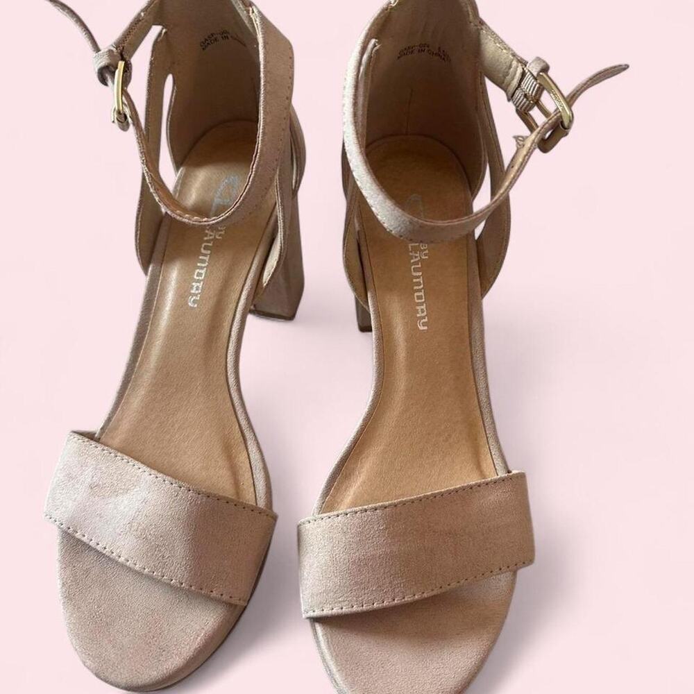 Womens super cute tan